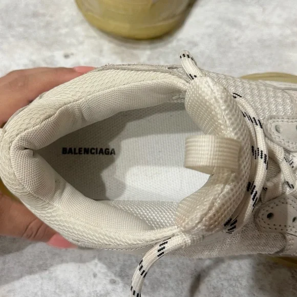 Womens Balenciaga Triple S Clear Sole in Beige/ Cream